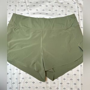 Athleta Run With It 3.5 Laser Cut Short M